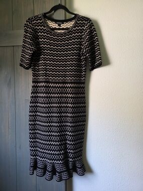 Roz & Ali Black and Cream Textured Knit Midi Dress with Ruffle Hem